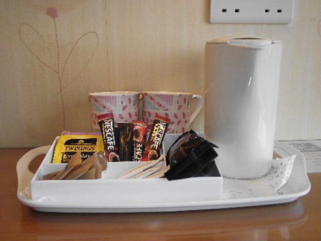 Whin Park Guest House Ларгс Экстерьер фото