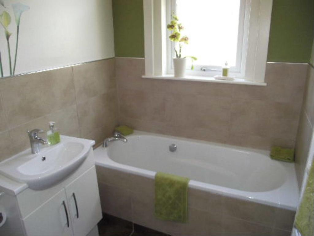 Whin Park Guest House Ларгс Экстерьер фото