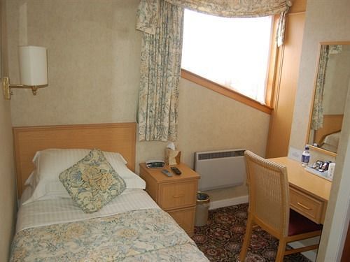 Whin Park Guest House Ларгс Экстерьер фото